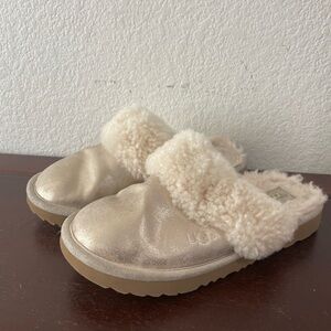UGG Cozy II Metallic Slipper Size 4 Sandal Real Fur Wool Slip On